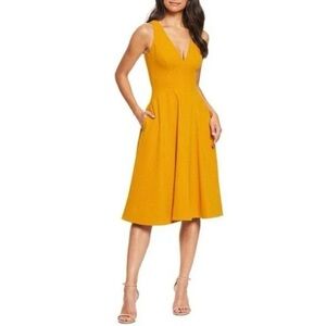 DRESS THE POPULATION Catalina Crepe Fit and Flare Dress in Honey Size M
